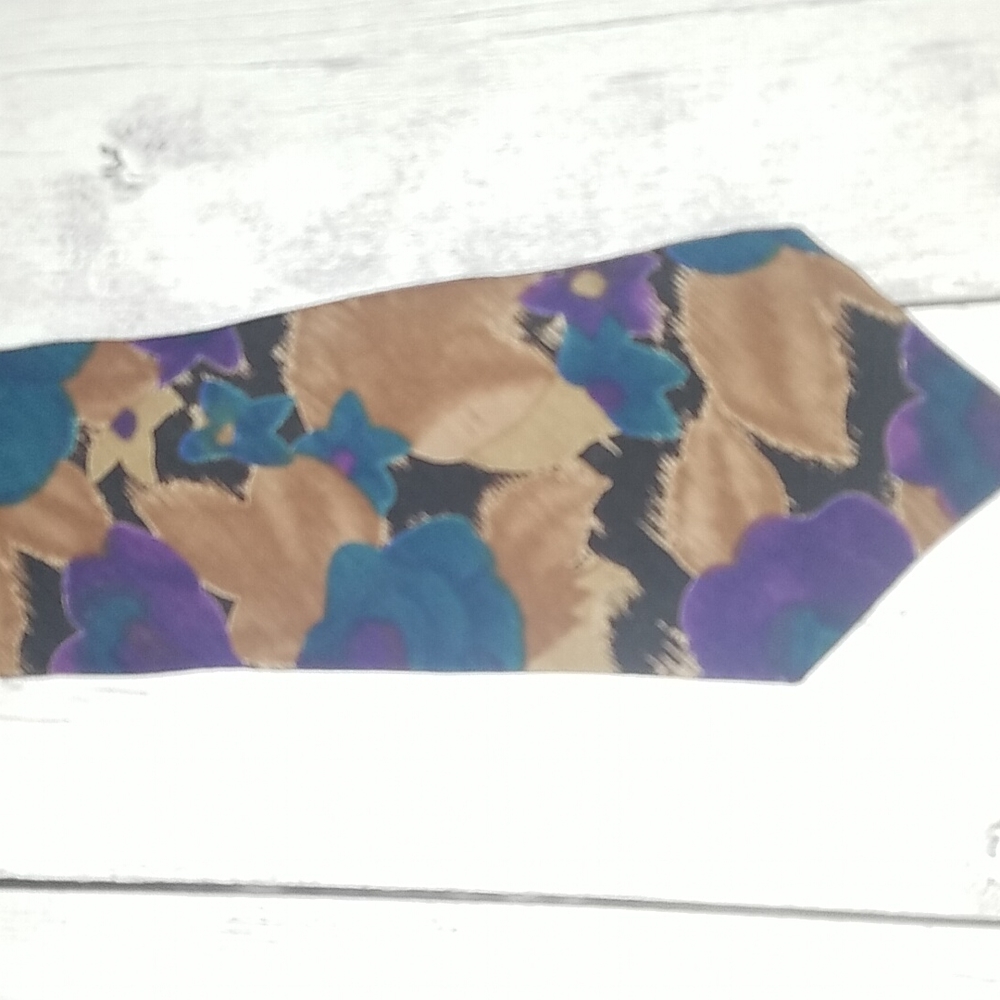 The American Edition Mens Tie Approximately 58.5 inches long